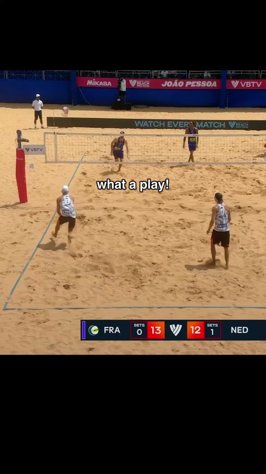 Beachvolleyball-Spielzug